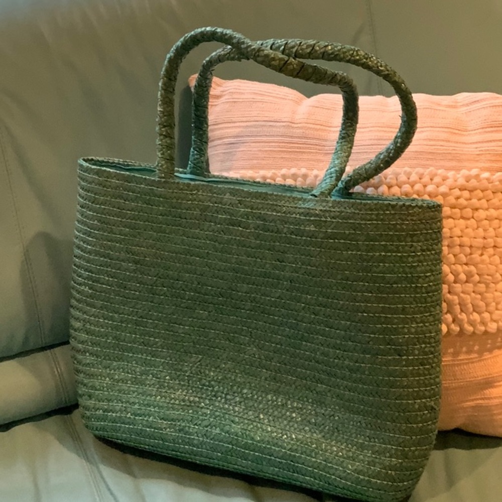 Straw beach bag